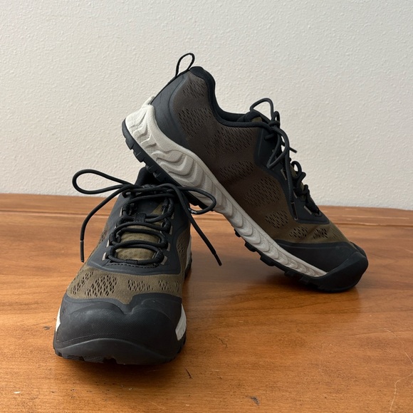 Keen NXIS Men's Black and Brown Athletic Shoes Size 10.5 - Picture 1 of 11